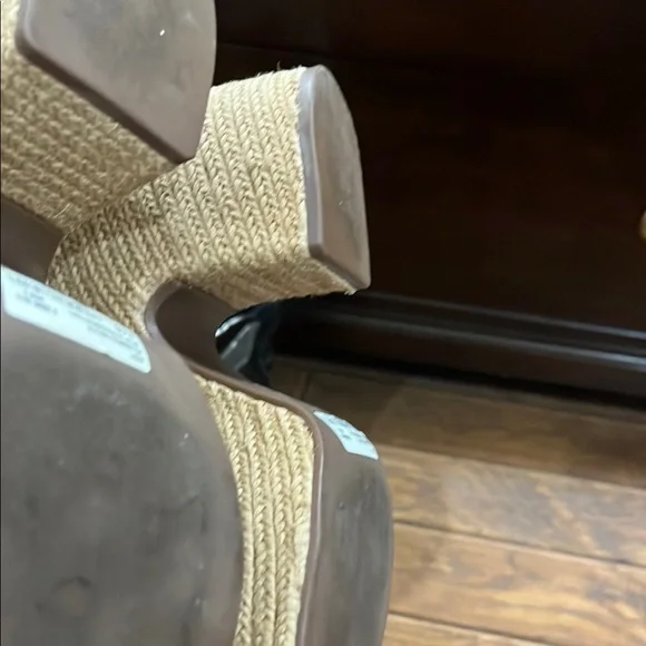 Platform - Picture 4 of 4